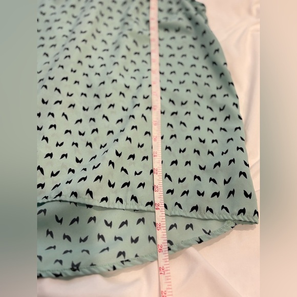 Pleione Light Green Sleeveless Blouse with Black Bird design - Picture 6 of 7